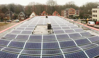 Zonnepanelen plaatsen op dak